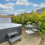 Exceptional 5 With Hot Tub Tatil Evi Pickering