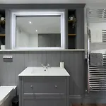 Tatil Evi Exceptional 5 With Hot Tub *