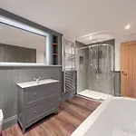 Tatil Evi Exceptional 5 With Hot Tub Pickering