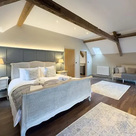 펜션 Exceptional 5 With Hot Tub