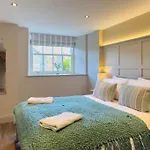 Exceptional 5 With Hot Tub * Pickering