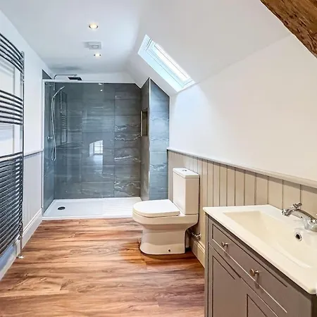 בית נופש Exceptional 5 With Hot Tub *
